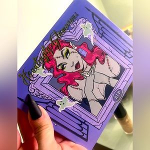 Unearthly Cosmetics Hauntingly Glamorous Palette